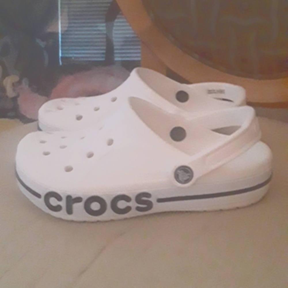 Crocs, white w black stripe, size women 6